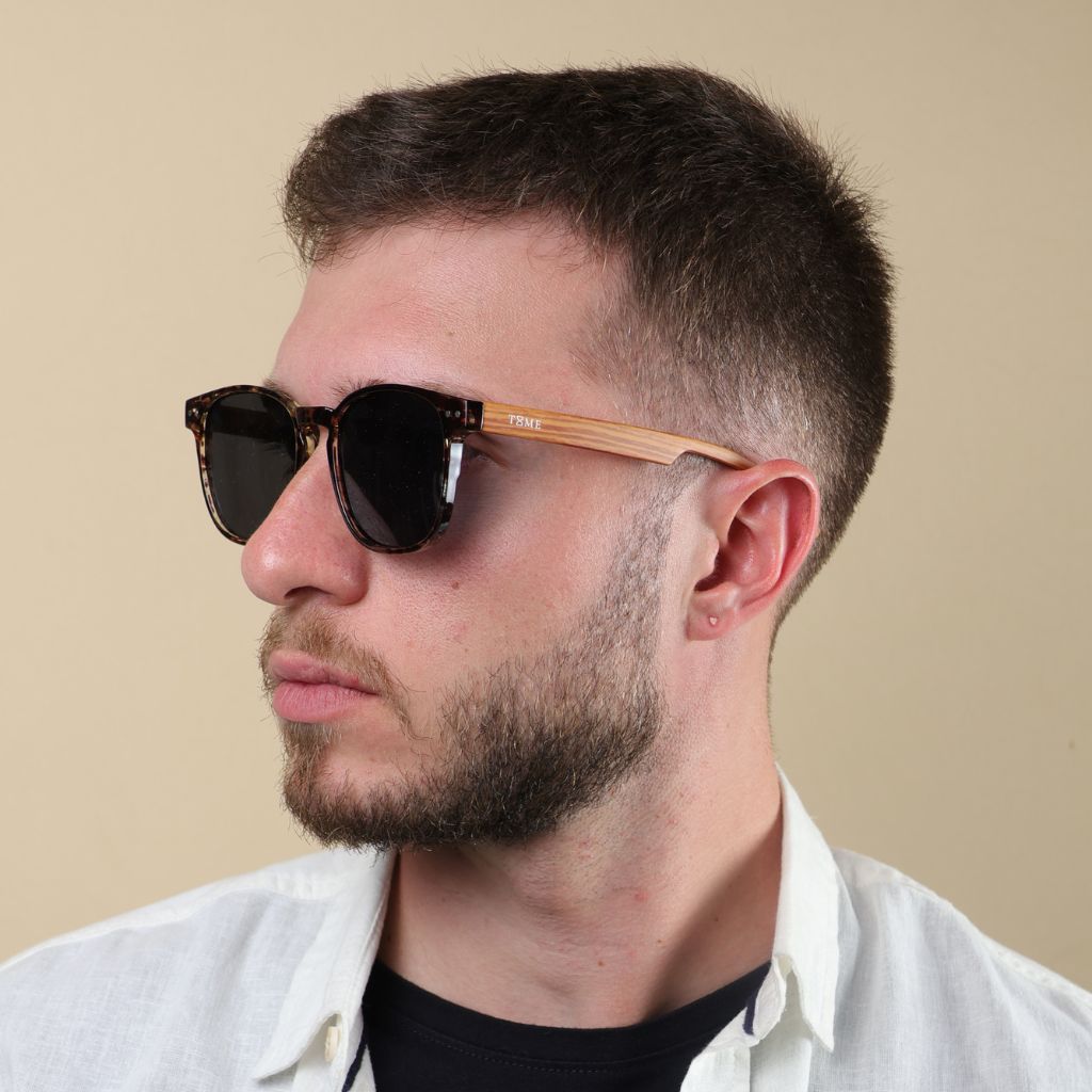 ÓCULOS DE SOL MACAU - TARTARUGA COM MADEIRA POLARIZADO - 1135