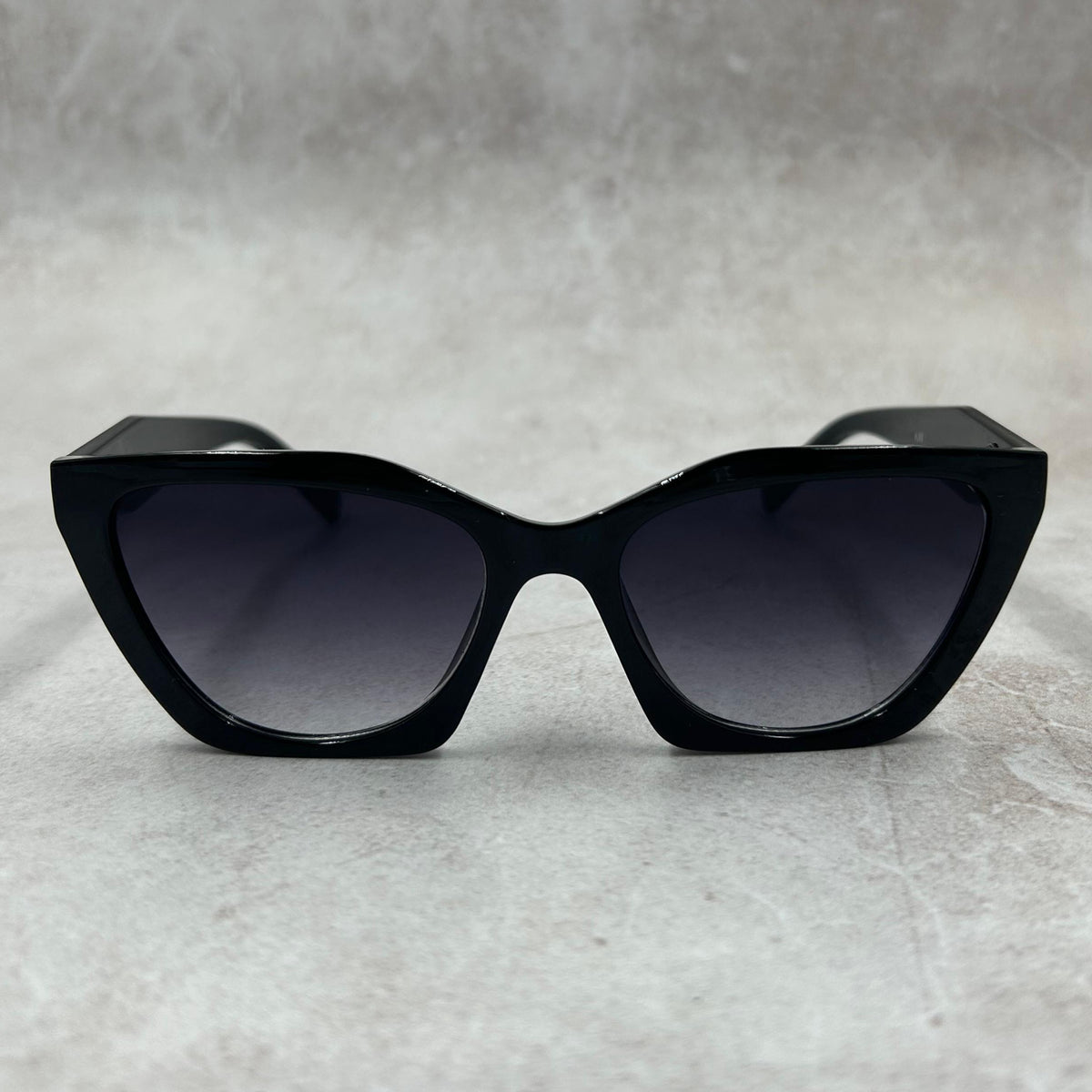 ÓCULOS DE SOL MOSCOU - PRETO DEGRADÊ - 1618