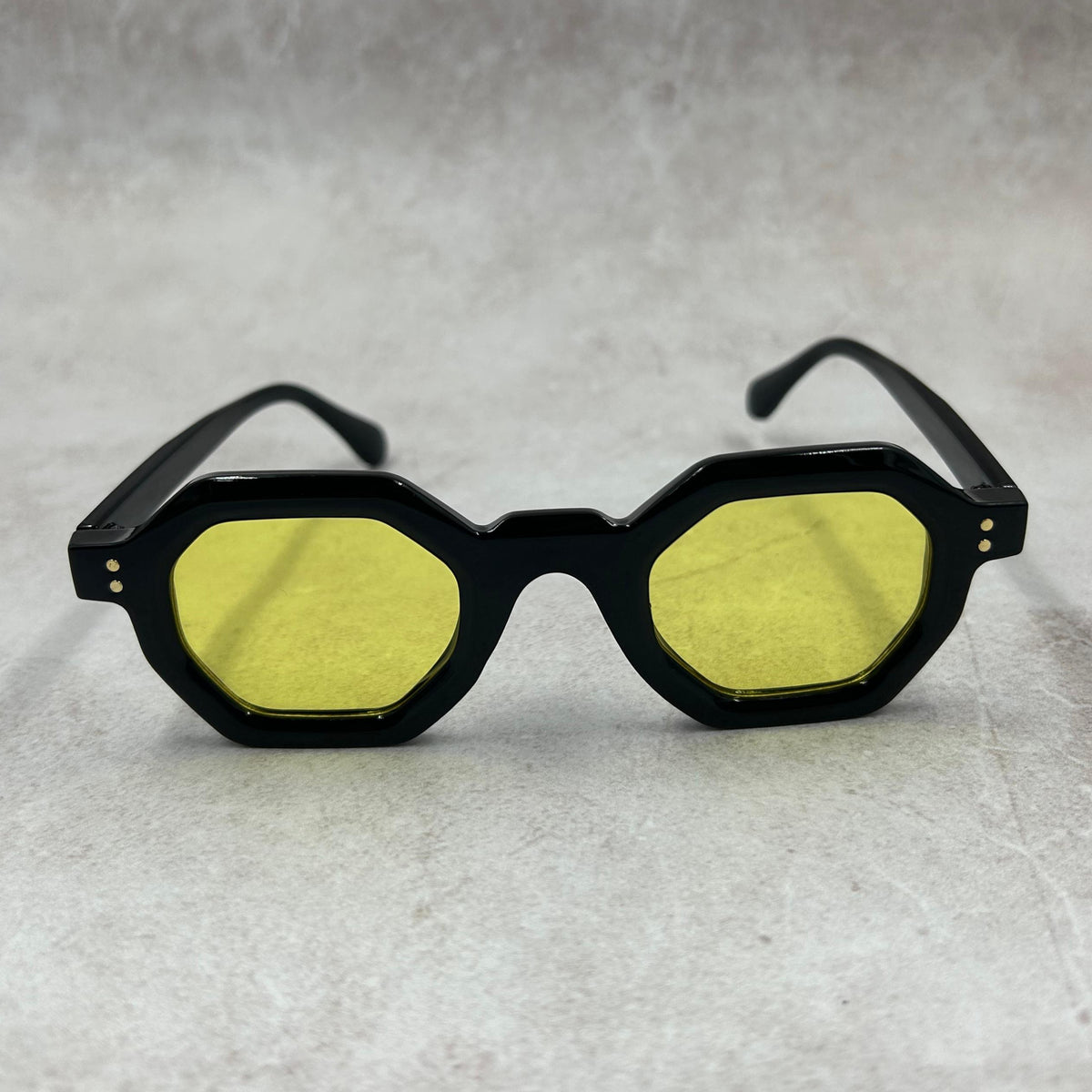 ÓCULOS SOL SAMOA - PRETO BRILHO LENTES AMARELADAS - 1635