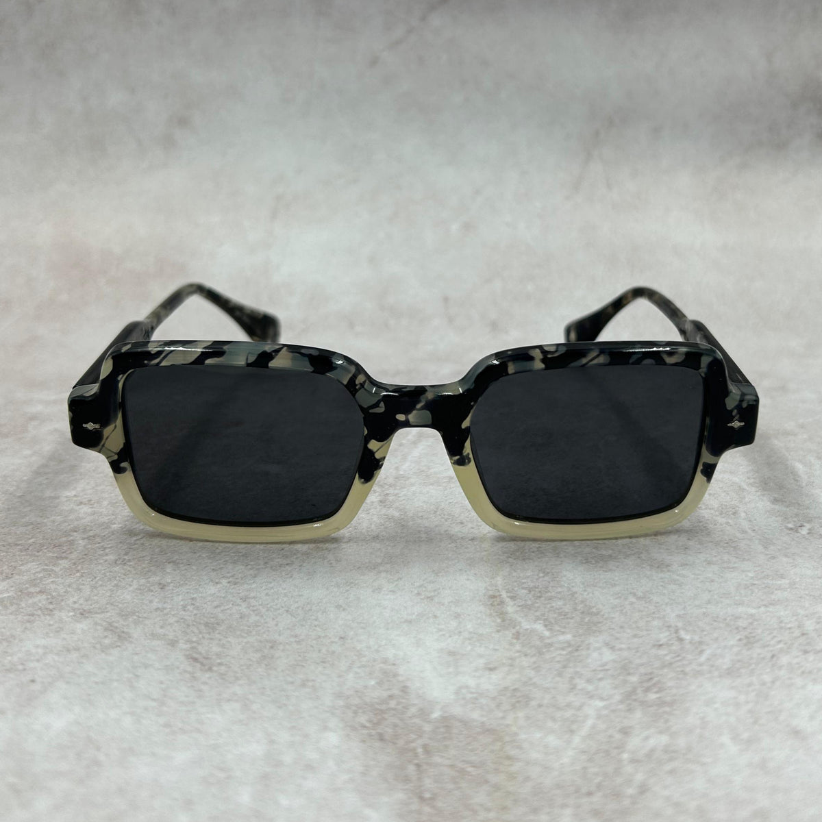 ÓCULOS DE SOL LONDRES - PRETO E BRANCO MESCLADO POLARIZADO - 1720