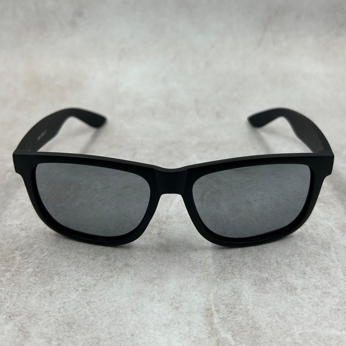 ÓCULOS DE SOL MALTA - PRETO ESPELHADO - 1605