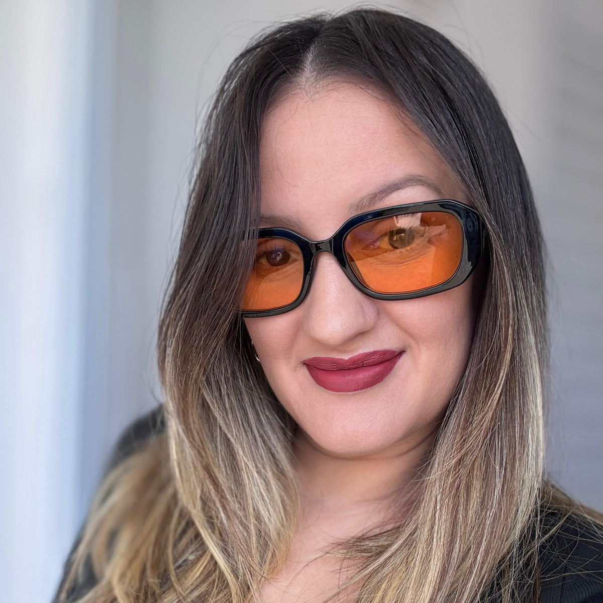 ÓCULOS DE SOL ARUBA - PRETO COM LENTE LARANJA ÂMBAR - 1623