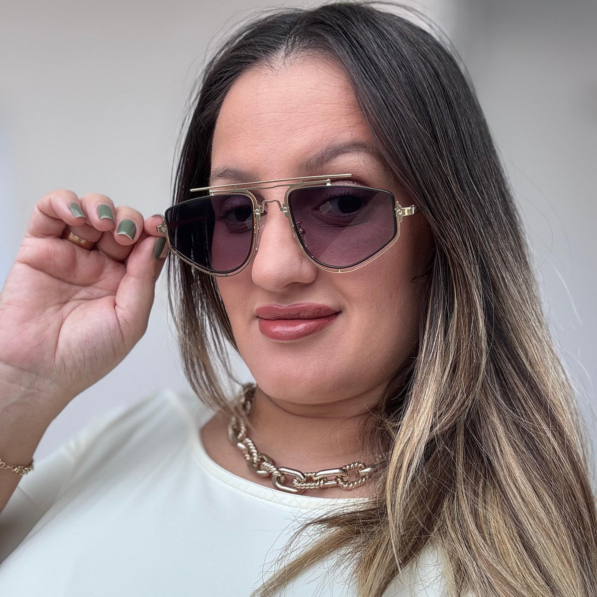 ÓCULOS DE SOL MANILA - DOURADO LENTES PRETO DEGRADÊ - 1632